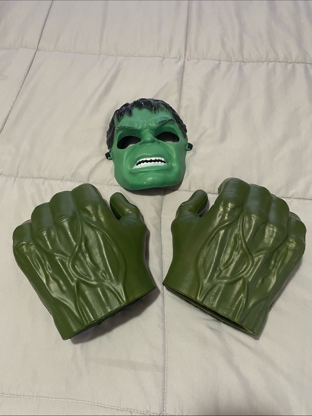 Kids Green Hero Hulk Mask and Gloves Set - Classic Green